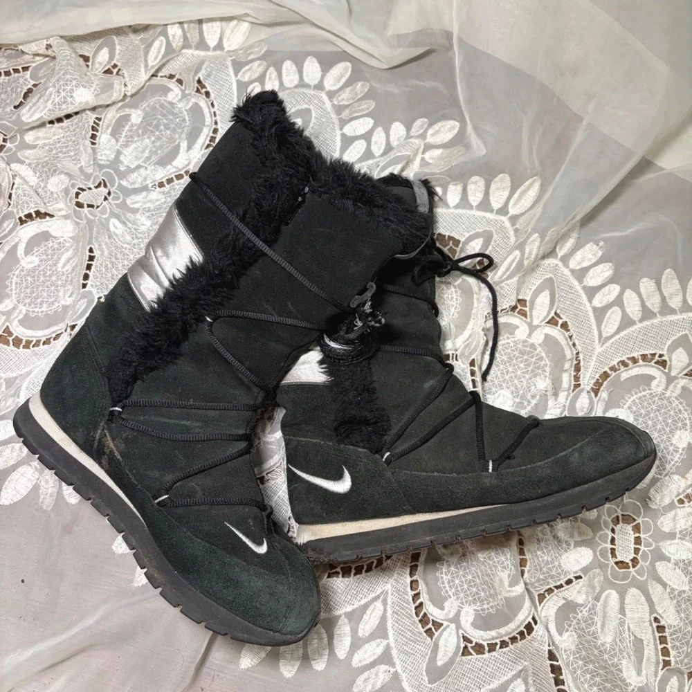 Rare Nike ACG Womens Winter Boots Black Suede Faux Fur Silver Y2K Size 10